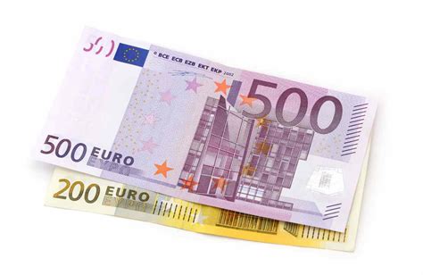 700 euro